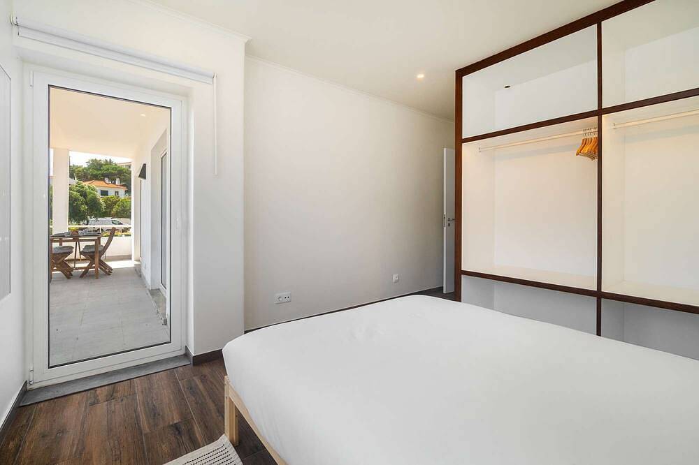 Modern House With Balcony & Ac Close To The Sea in Alcabideche, Costa de Lisboa