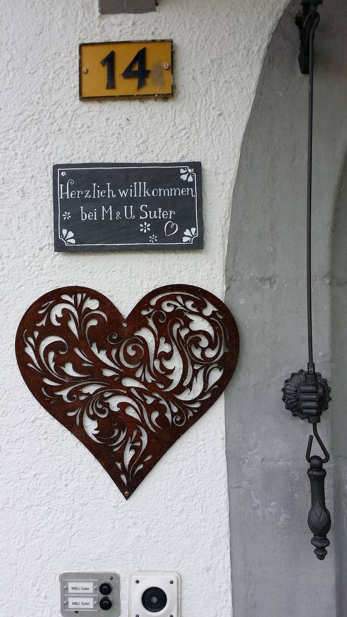 Bnb Elsenerhaus - Einzelzimmer Sommer mit Gemeinschaftsbad in Bilten, Glarus Nord