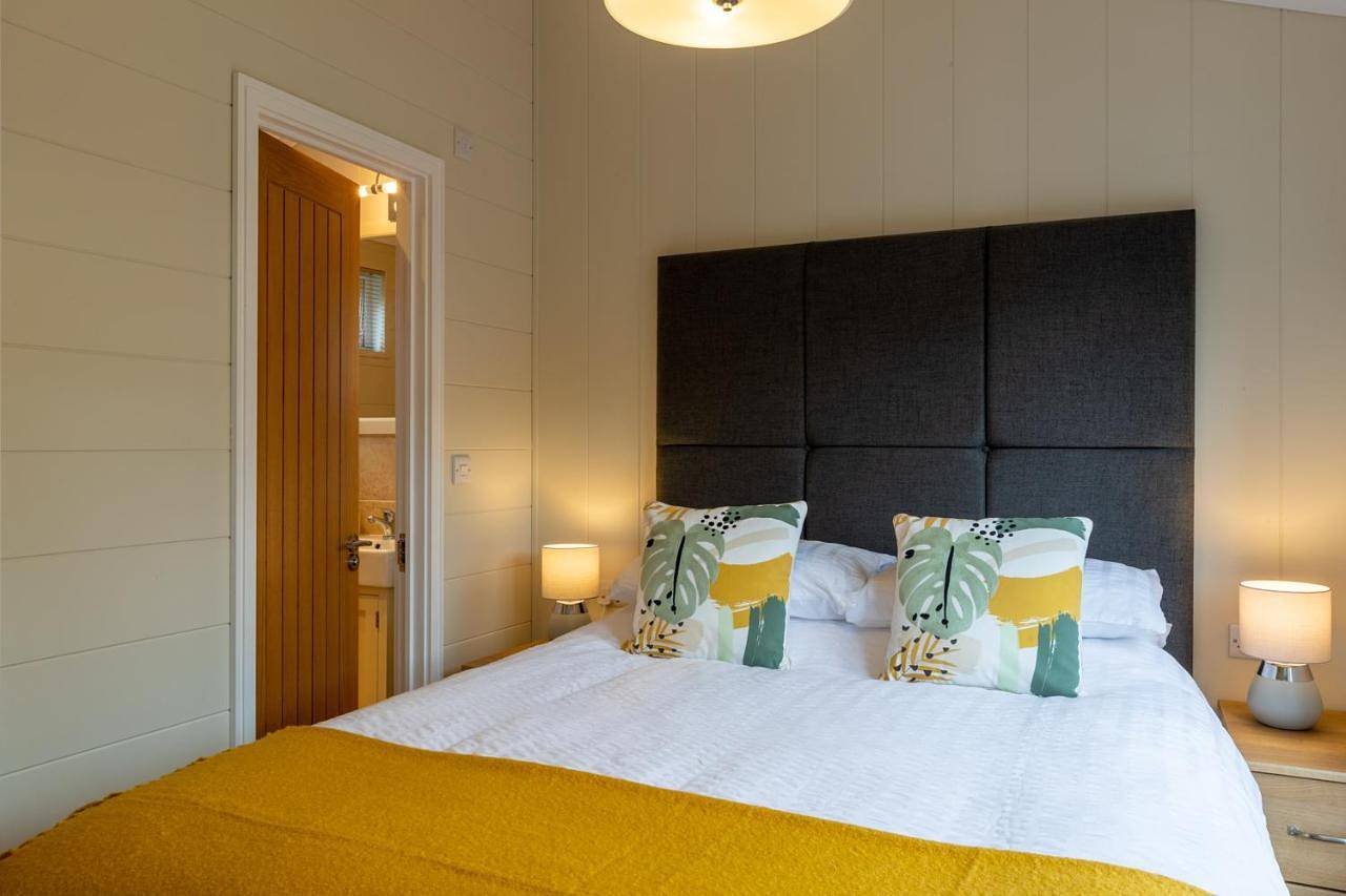 Two-Bedroom Chalet in White Cross Bay, Lake District