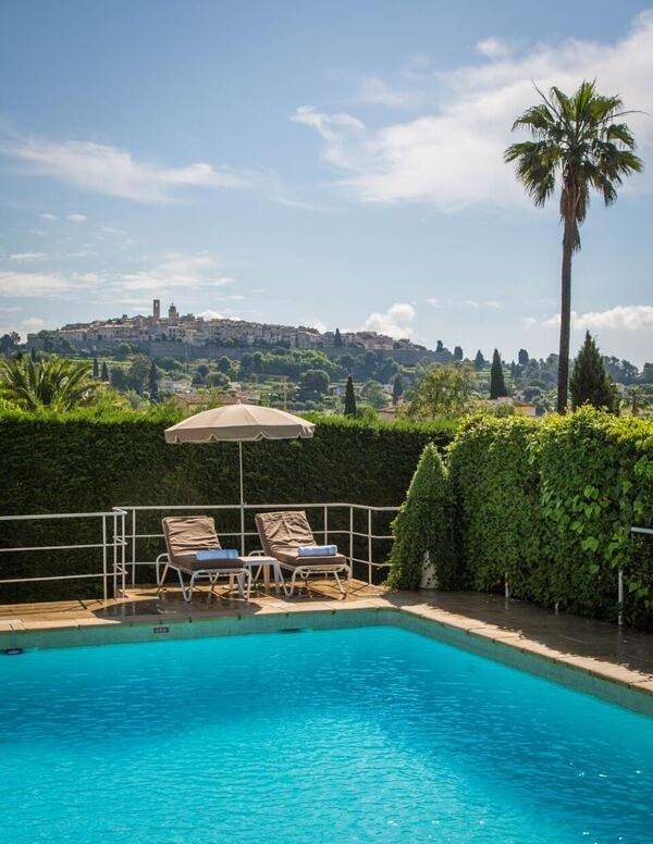 Hôtel & Restaurant Alain Llorca in La Colle-sur-Loup, Côte méditerranéenne (France)