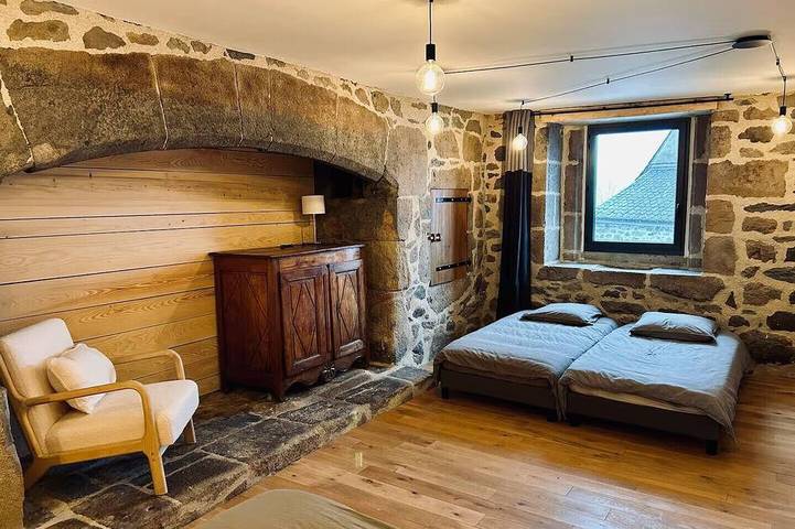 Cosy house with sauna in the mountains in Saint-Jacques-des-Blats, Región de Aurillac
