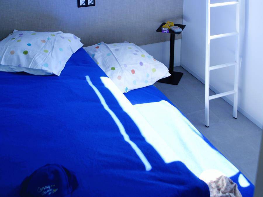 Camping Les Bords de Loue - Mobilheim 8 personen - Residenz Family 35m² - 3 Schlafzimmer 6/8 pers. in Parcey, Jura