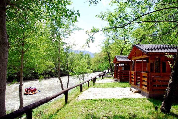 Apartamento para 2 personas, con Terraza además de Jardín y Piscina en Pallars Sobirà