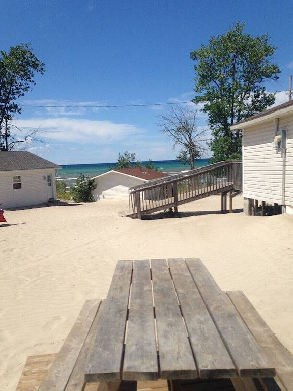 Sandpiper Beach Resort - Cottage # 11 in Wasaga Beach, ON, Huronsee (Kanada)
