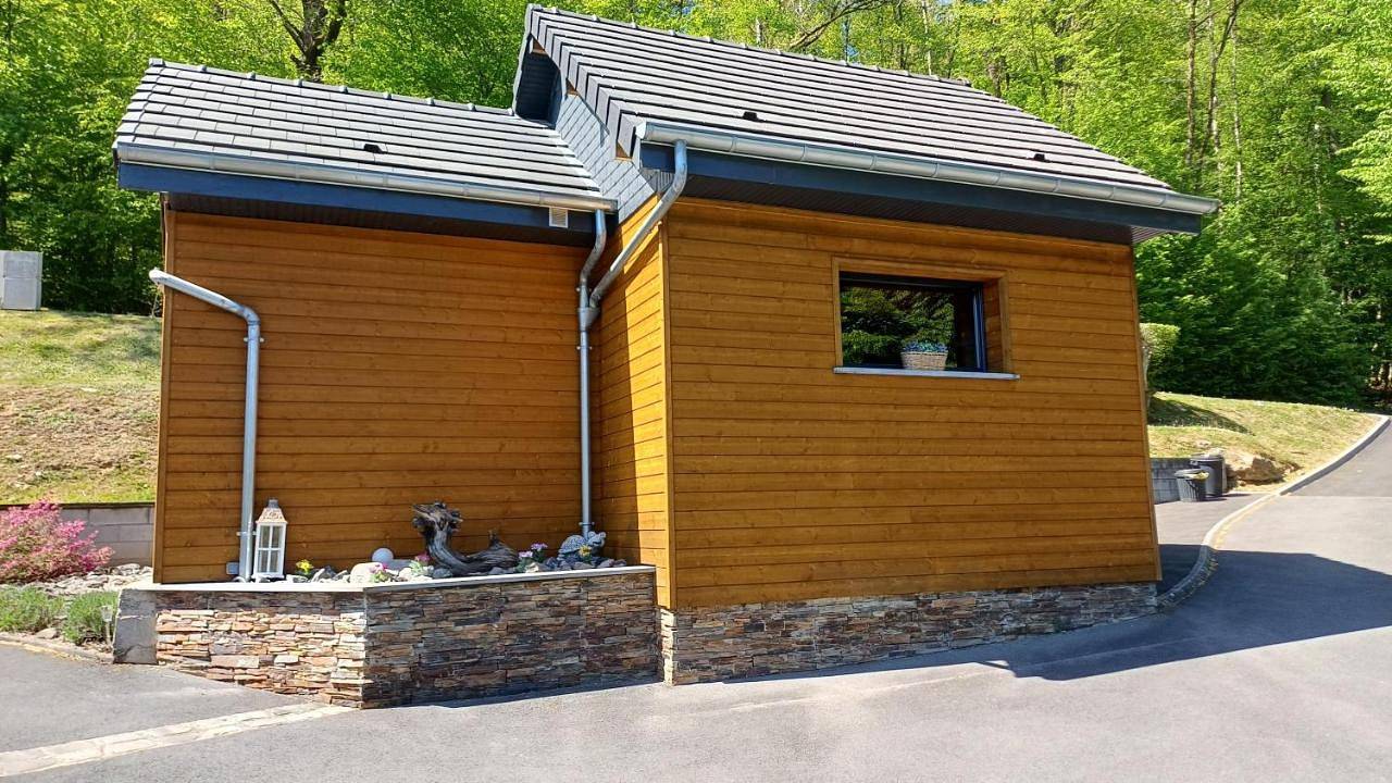 Chalet à L'orée du bois avec parking in Tournavaux, Parc naturel régional des Ardennes