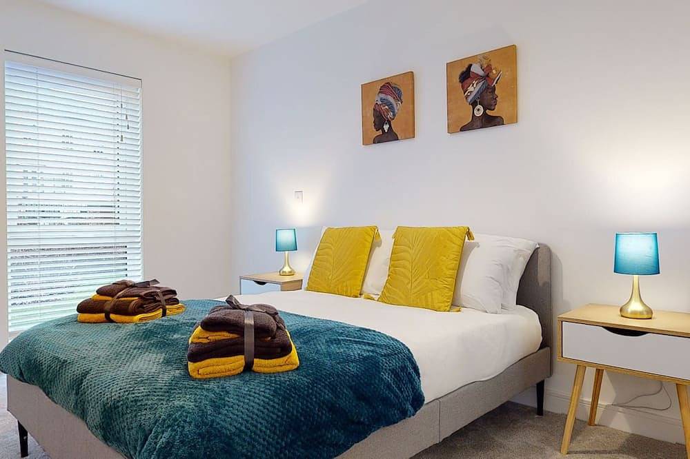 Entire apartment, Luxury 2 Bed Apartment with Parking 18 mins from London in Swanscombe and Greenhithe, Dartford