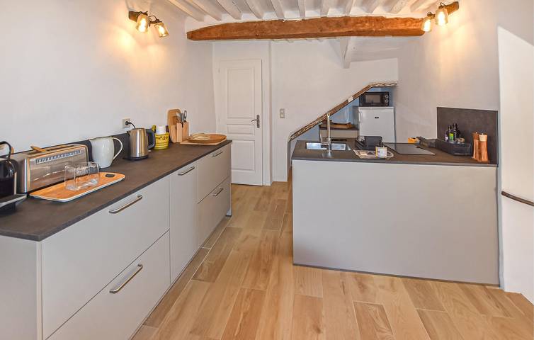 Charmant appartement 1 chambre avec jardin, Wi-Fi et à deux pas du centre de Rustrel in Rustrel, Parc naturel régional du Luberon