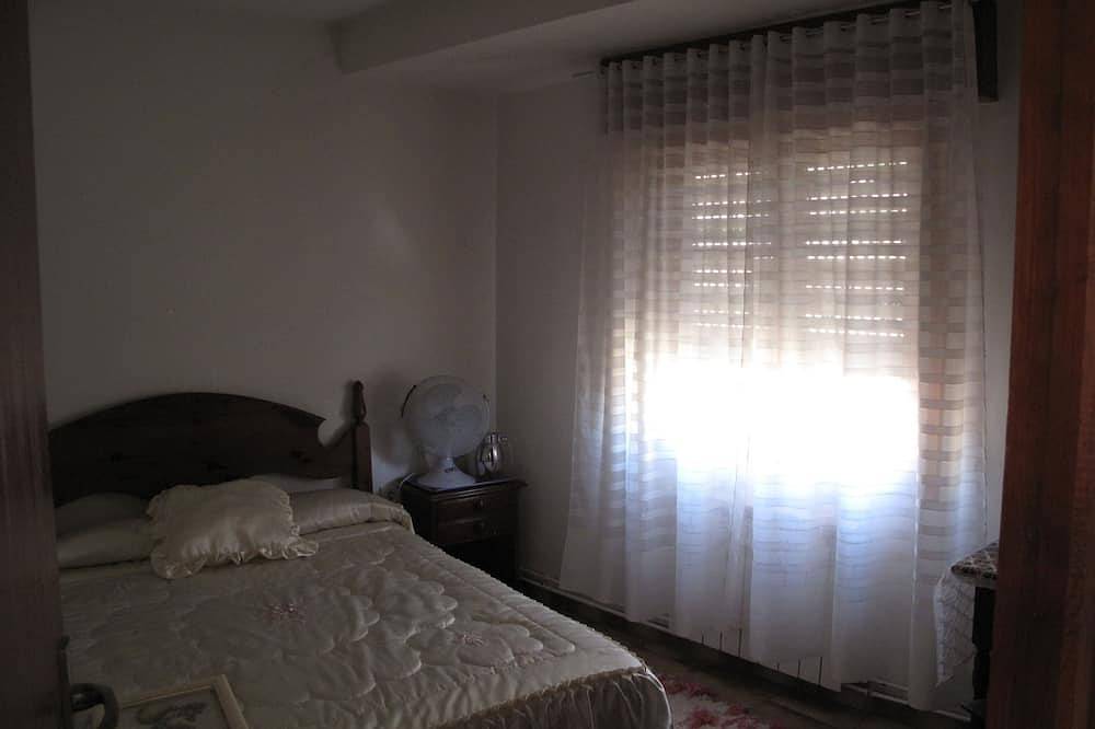 Casa Real - Single-family home available for whole-home rental. Pets are allowed. in Valtiendas, Province de Ségovie