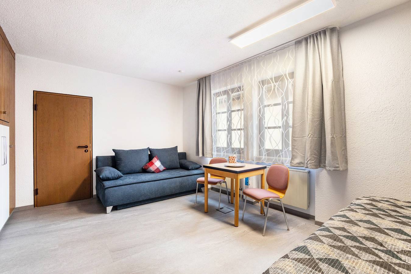 Ganze Wohnung, Ferienwohnung 'Am Marktplatz' mit Bergblick und Wi-Fi in Pottenstein, Frankenalb