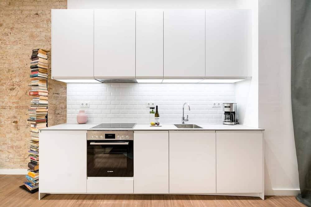 Apartamento entero, 3-Bedroom Apartment (110sqm) with Terrace & Garden(1) in Berlin Wedding, Berlín