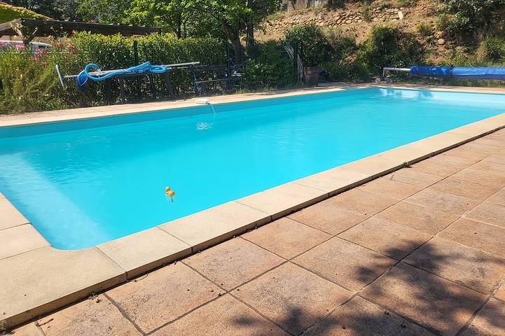 Appartement de vacances pour 2 personnes, avec jardin ainsi que piscine et terrasse