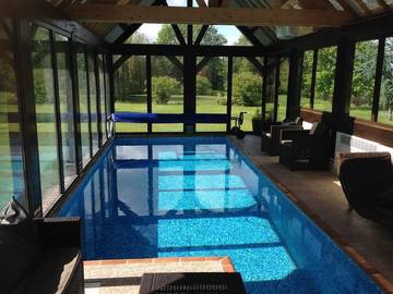 Gîte pour 12 personnes, avec vue sur le lac et piscine à Épaignes
