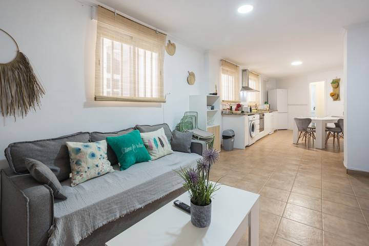 Maison de vacances « Villa Miramar Beach » avec vue sur la montagne, Wi-Fi et climatisation in Miramar (Valencia), Costa de Valencia