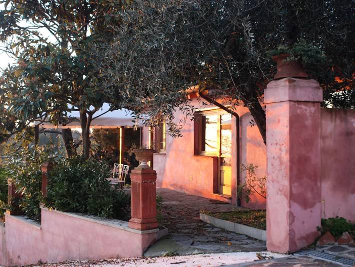 Gîte pour 4 personnes, avec jardin et piscine dans Corsanico Bargecchia