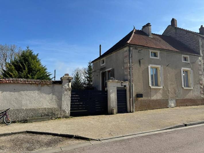 Location de vacances pour 4 personnes, avec Terrasse ainsi que Jardin et Vue à Aisy-sur-Armançon