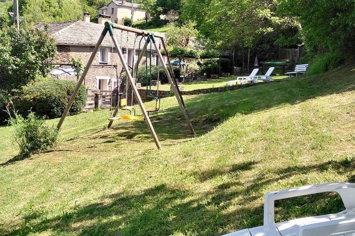 Gîte pour 5 personnes, avec jardin et terrasse à Gabriac