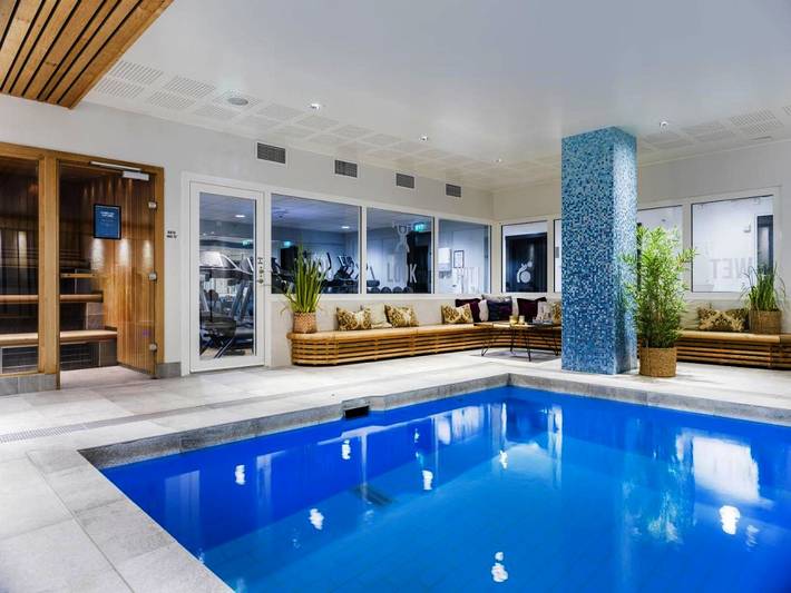 Hotell för 2 Personer, med Pool och Bastu i Gävle