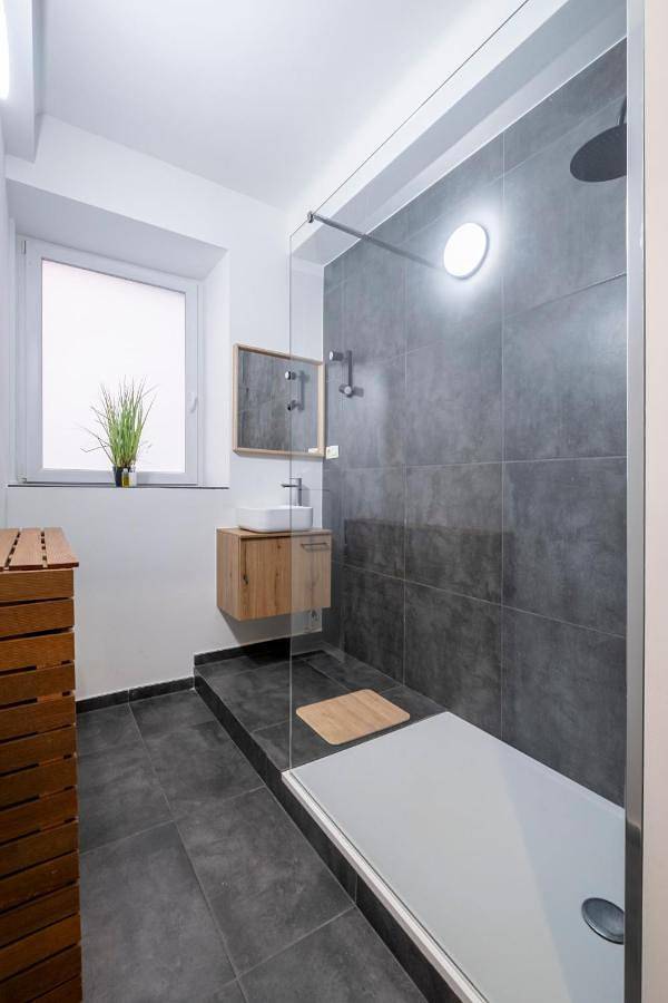 Appartement entier, Two-Bedroom Apartment in Charleroi, Hainaut