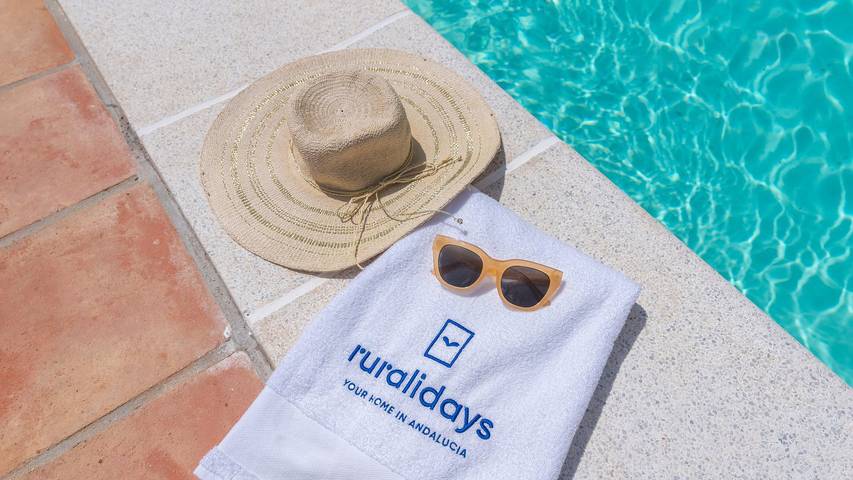 Finca für 4 Personen, mit Pool und Balkon/Terrasse in Torrox - 3