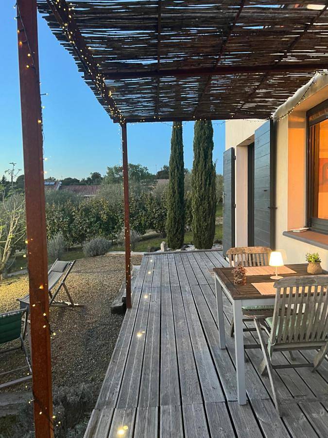 Location de vacances pour 2 personnes, avec vue et jardin à Verzeille - 2