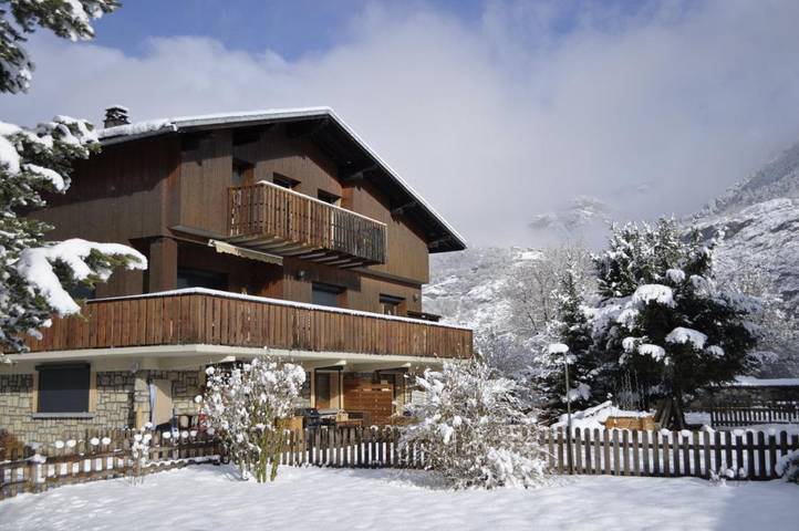 Chalet pour 2 personnes, avec jardin et vue à Le Bourg-d'Oisans