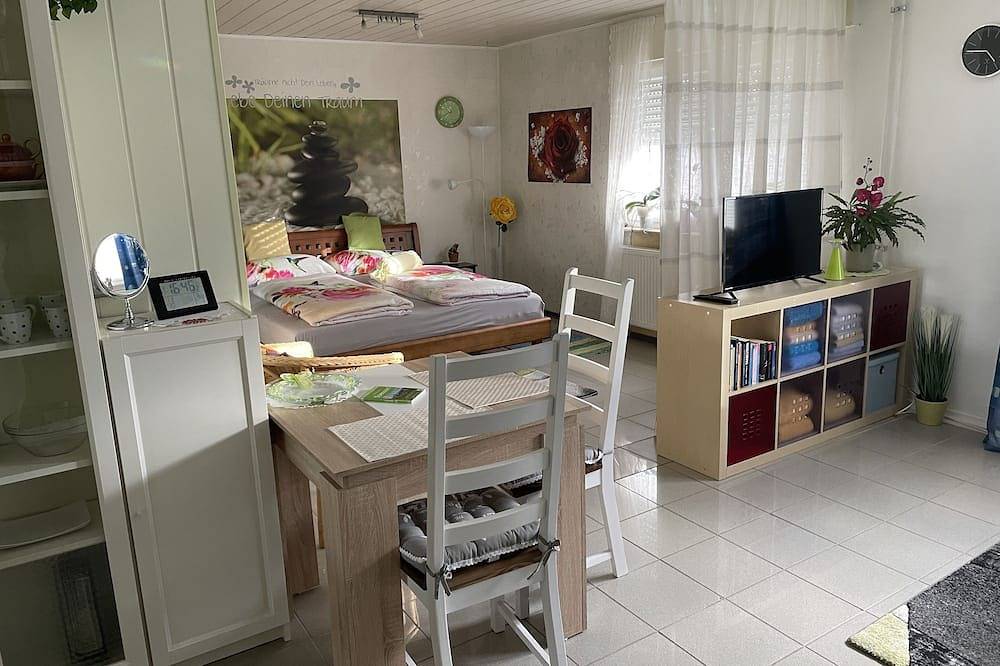 Ganze Wohnung, Gemütliches Feriendomizil (38 qm) - nah zur Stadt und doch im Grünen in Alzenau, Spessart-Mainland