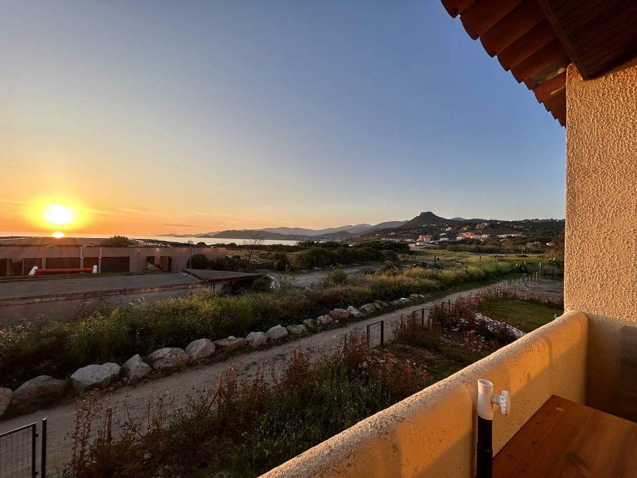 Appartement 4/5 personnes, piscine, vue et accès mer in Tiuccia, Calcatoggio