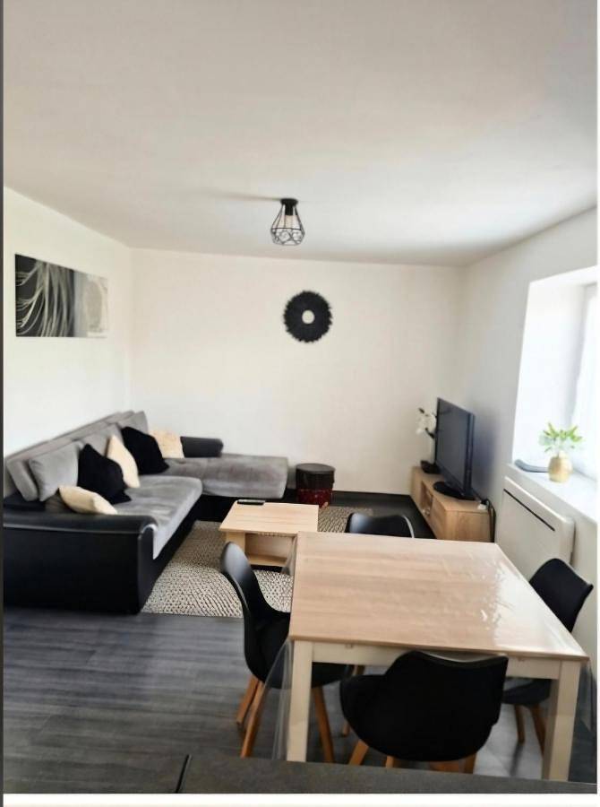 Gîte pour 5 personnes à Saint-Germain-Lespinasse