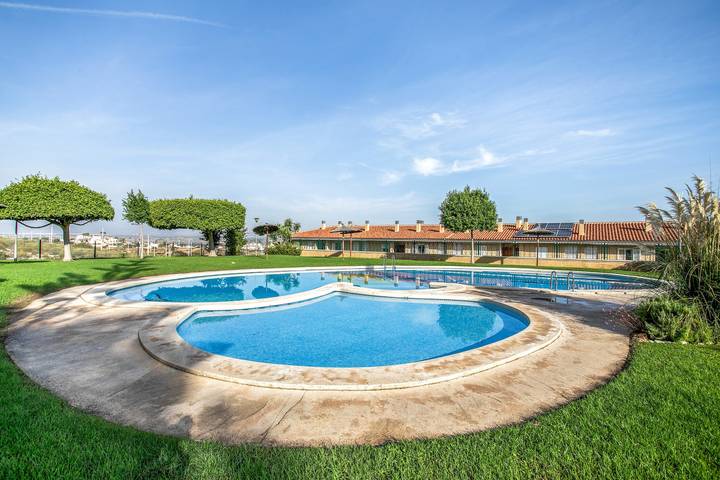 Ferienwohnung für 4 Personen, mit Balkon und Garten in Santa Pola