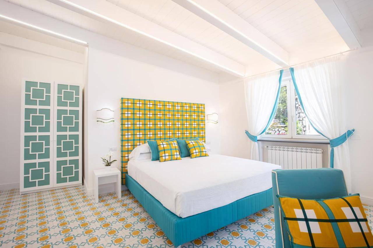 Yourhome - Villa Veronica Luxury Suites in Amalfi coast in Piano di Sorrento, Sorrento Coast