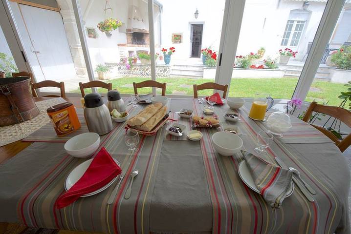 Chambre d’hôte pour 2 personnes, avec jardin et piscine, animaux acceptés dans Béarn - 2