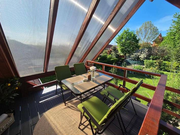 Ferienwohnung für 4 Personen, mit Balkon und Terrasse sowie Garten und Ausblick in Keszthely