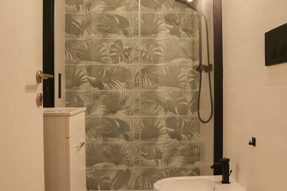 Ganze Wohnung, Apartment Cervo Felice, in the center of Belluno with parking and private garden in Belluno, Schiaragruppe