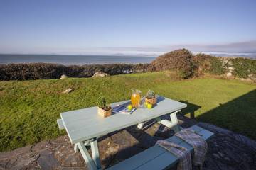 Log Cabin for 6 People in Gwynedd, North-Wales, Photo 1