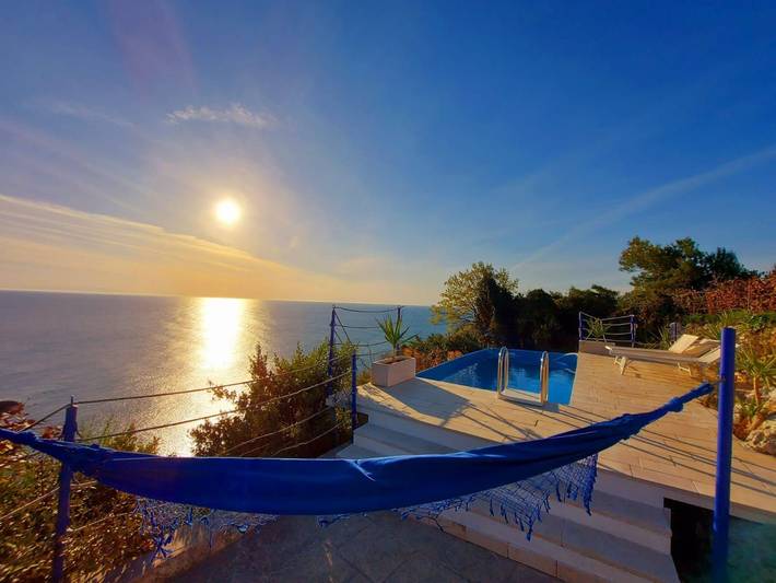 Maison de vacances pour 4 personnes, avec Balcon et Terrasse ainsi que Jardin et Piscine à Tricase