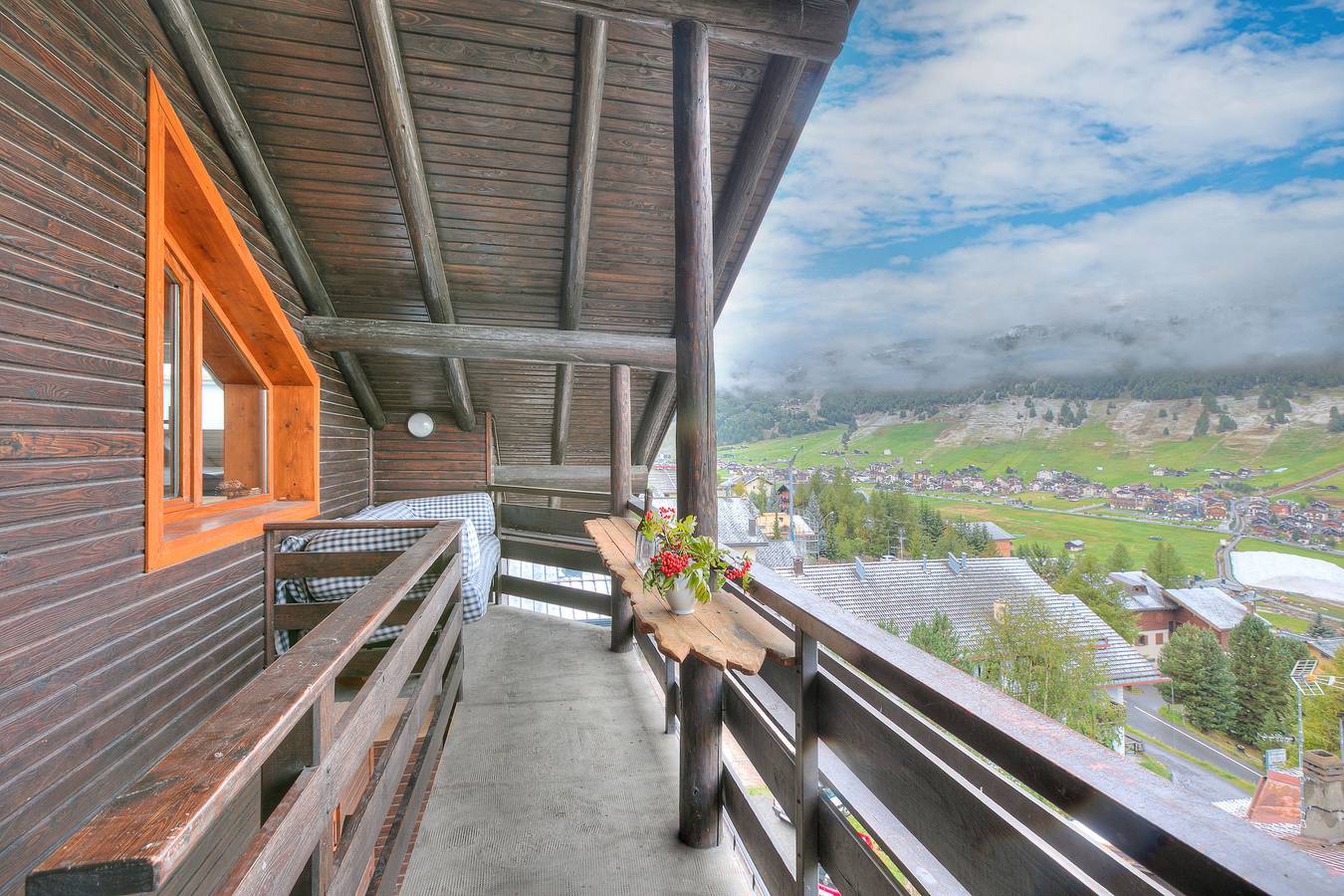 Ganze Wohnung, Appartement mit Bergblick, Terrasse & WiFi - Nähe Skilift in Teola, Livigno
