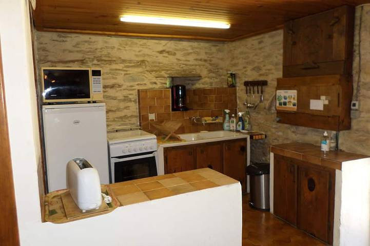 Gîte pour 5 personnes, avec jardin à Sénéchas - 2