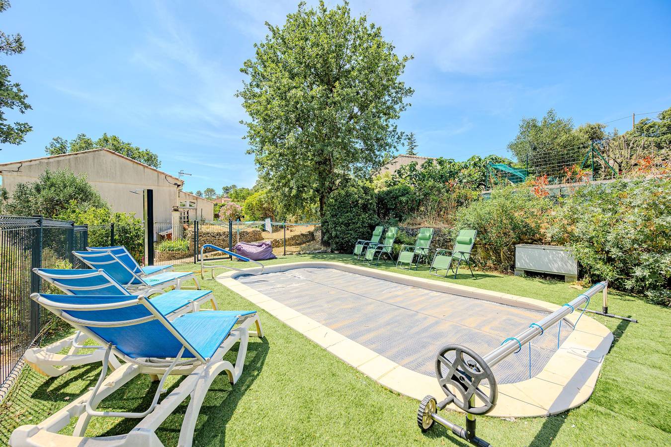 Ganze Wohnung, Ferienwohnung für 5 Personen mit Garten in Garéoult, Brignoles Region