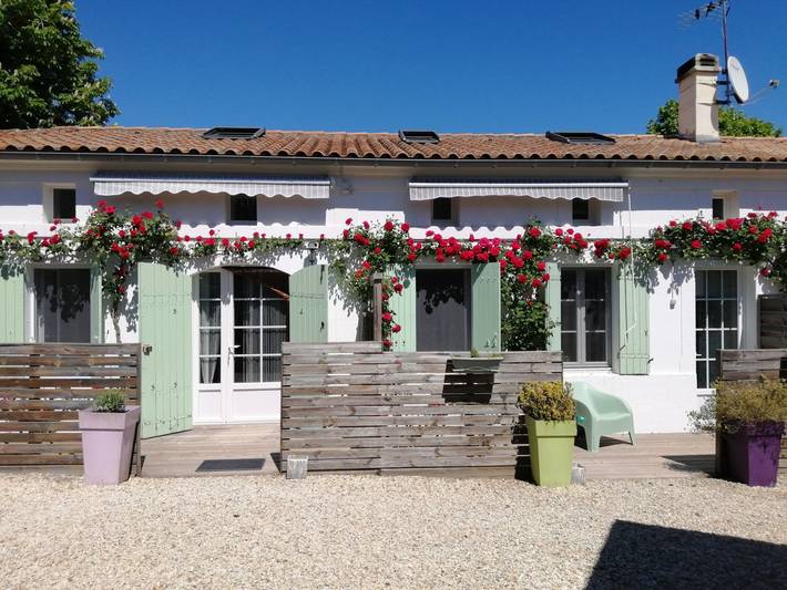 Gîte pour 2 personnes, avec jardin ainsi que terrasse et piscine en Charente-Maritime