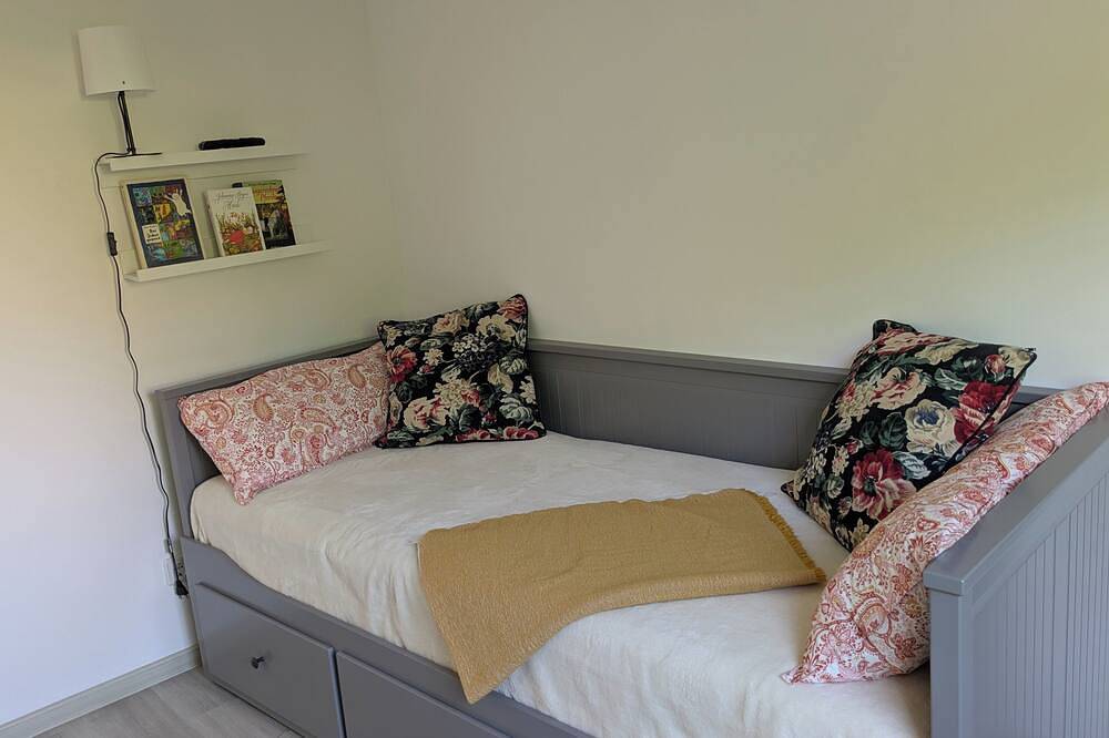 Ganze Wohnung, Moderne 3-Zimmer-Ferienwohnung direkt am Saaleradwanderweg in Halle (Saale), Saale-Unstrut