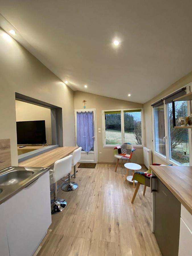 Location de vacances pour 3 personnes, avec jardin et vue dans Lavilleneuve-au-Roi