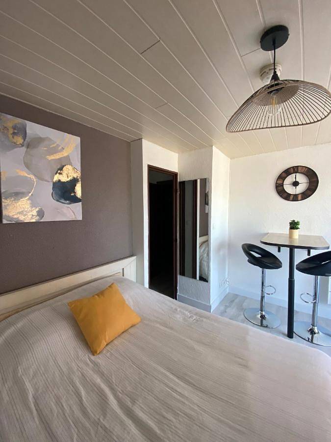 Appartement de vacances pour 2 personnes, avec piscine ainsi que vue et balcon