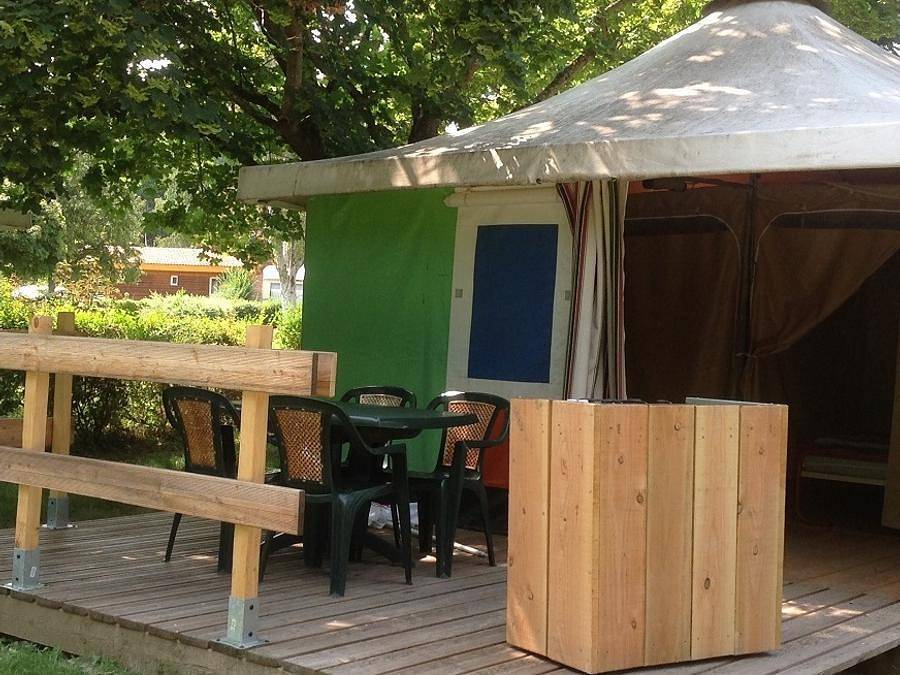 Camping Le Pont d'Allagnon - Bungalow toilé 4 personnes - Trigano, Sans sanitaires in Lempdes-sur-Allagnon, Massif central