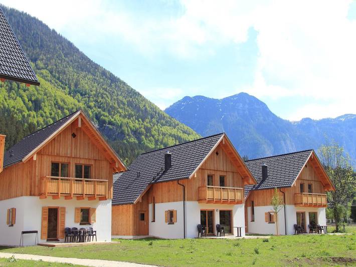 Chalet für 6 Personen, mit Sauna und Terrasse sowie Garten und Pool, mit Haustier in Obertraun
