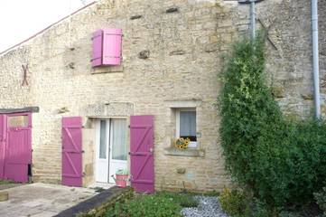 Gîte pour 4 personnes, avec terrasse et vue, adapté aux familles à Maillé