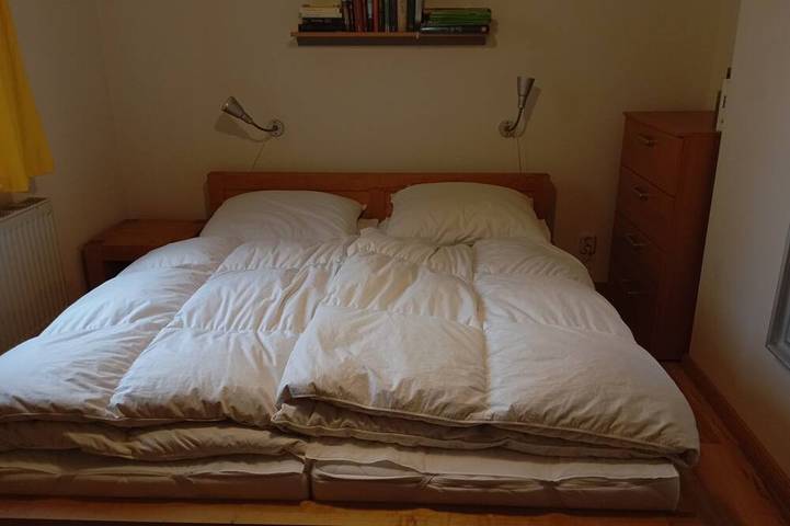 Appartement entier, Vacation apartment near the national park and harbor with terrace and parking space in Sassnitz, Parc national Jasmund