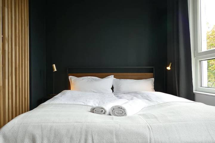 Ganze Wohnung, Modernes Apartment mit Arbeitsplatz für Singel & Paare - zentrumsnah in Gera in Gera, Ostthüringen