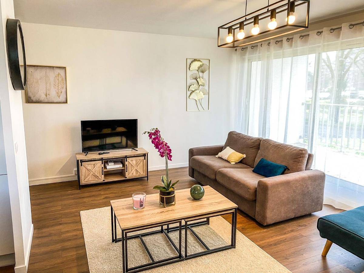 Appartement entier, T3 Moderne avec balcon terrasse et parking gratuit in Niort, Région de Niort