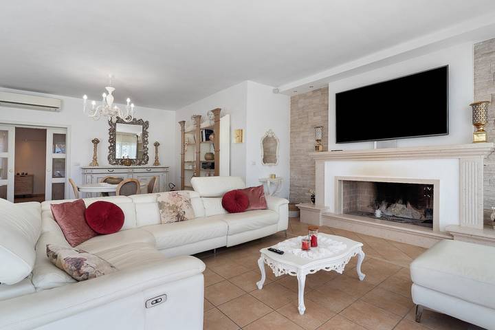 Casa Vacanze 'Alisea' con Vista Mare, Wi-Fi e Aria Condizionata in Torre Suda, Racale
