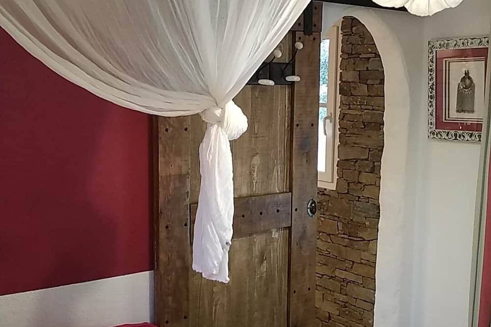 Maison Sympa avec Piscine privée, accès plage à pied. Pour 6 personnes. in Bonifacio, Arrondissement de Sartène